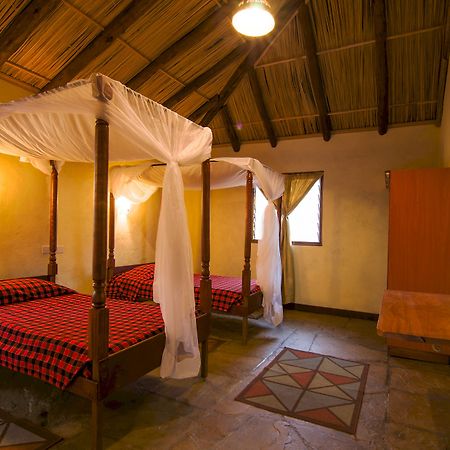 Sentrim Mara Game Lodge Ololaimutiek Zewnętrze zdjęcie